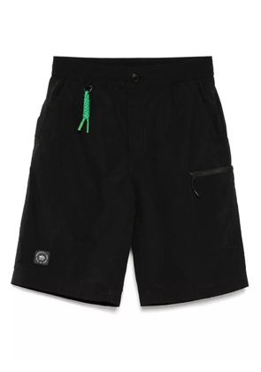 izzue logo patch shorts - Black