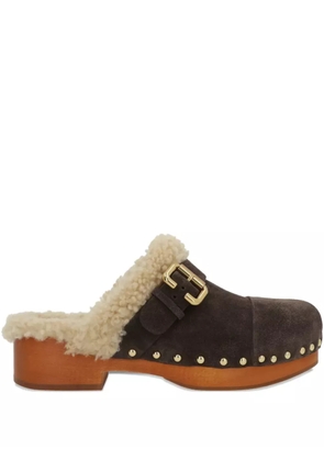 Chloé 35mm Jeannette shearling-trimmed buckle clogs - Brown