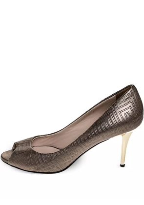 Versace Pre-Owned 80mm embroidered pumps - Brown