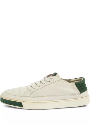 Gucci Pre-Owned leather sneakers - White