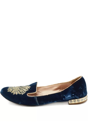Miu Miu Pre-Owned embroidered velvet loafers - Blue
