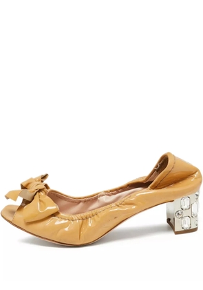 Miu Miu Pre-Owned patent-finish pumps - Neutrals