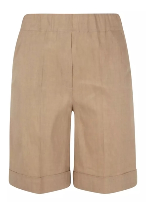 D.Exterior linen shorts - Neutrals