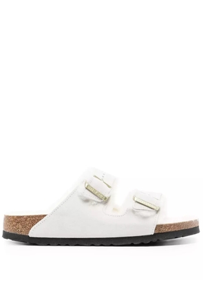Birkenstock Arizona shearling-lined leather sandals - White