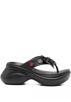 Balenciaga platform thong croc slides - Black