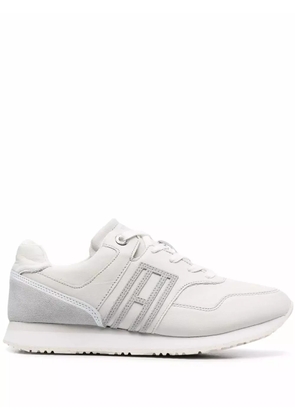 Tommy Hilfiger side logo-patch sneakers - Grey