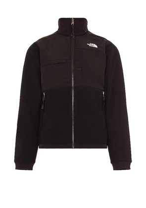 The North Face Denali 2 Jacket in Black. Size S. Also in L, M, XL/1X, XXL/2X.