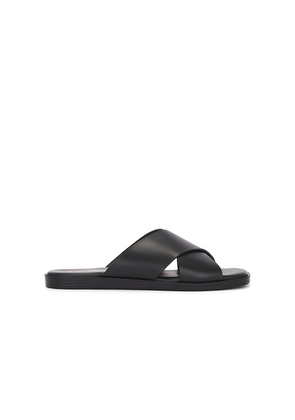 Seychelles Chai Slides in Black. Size 6. Also in 9.5.