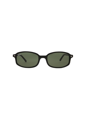 Ray-Ban Rectangular Sunglasses in Black.