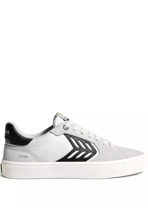 Cariuma Catiba Pro 2.0 logo suede sneakers - White