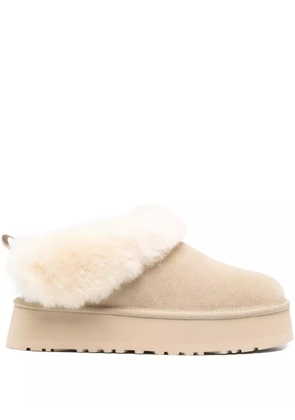 UGG shearling platform boots - Neutrals