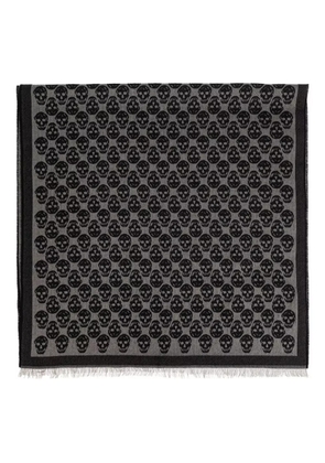 Alexander McQueen skull-patterned fringed scarf - Black