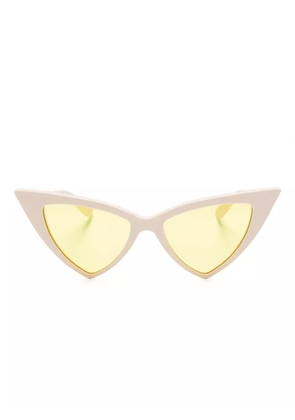 Alexander McQueen Eyewear cat-eye frame sunglasses - White