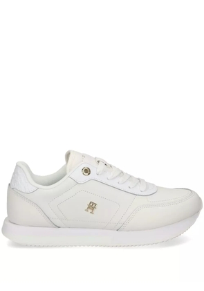 Tommy Hilfiger logo-plaque leather sneakers - White