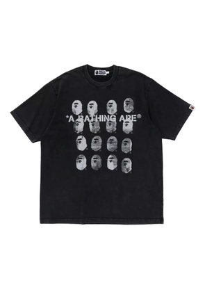 A BATHING APE® logo-print T-shirt - Black