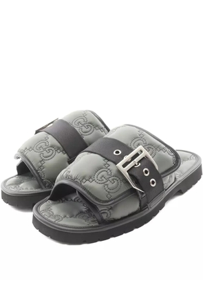 Gucci Pre-Owned 20s GG-quilted buckle sandals - Green