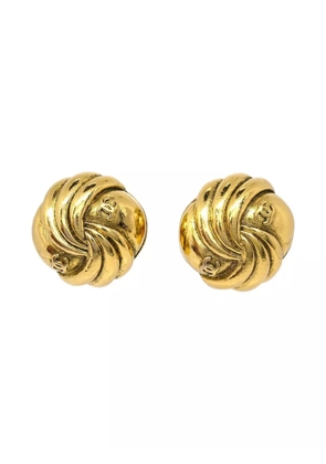 CHANEL Pre-Owned 1990-2000s swirl Button earrings - Gold