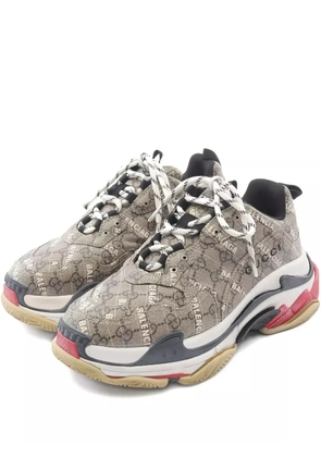 Gucci Pre-Owned gg supreme triple s sneakers - Neutrals