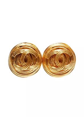 CHANEL Pre-Owned 1994 Interlocking CC clip-on earrings - Gold
