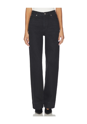 FRAME The Streamline Jeans in Black. Size 23. Also in 24, 25, 26, 27, 28, 29, 34.