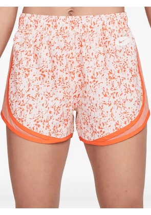 Nike Dri-Fit Icon Clash Tempo shorts - Orange