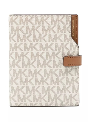 Michael Kors Jet Set passport wallet - White