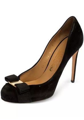 Ferragamo Pre-Owned suede bow pumps - Black