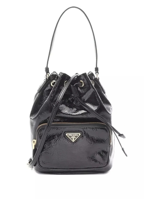 Prada Pre-Owned 2020s patent bucket handbag - Black