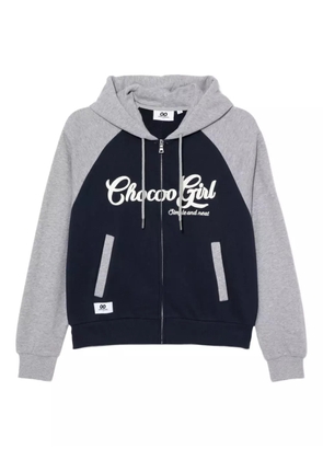 CHOCOOLATE logo-embroidered hoodie - Blue