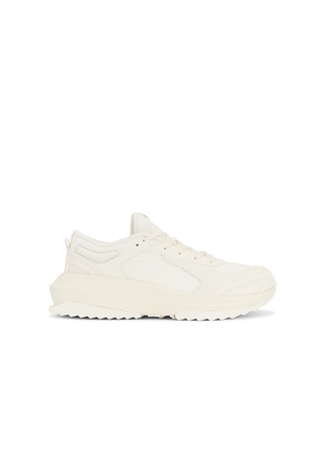APL: Athletic Propulsion Labs Jogger Sneaker in White. Size 6. Also in 10, 8, 8.5.