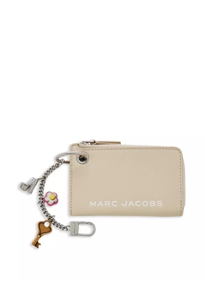 Marc Jacobs charm-detail wallet - Neutrals