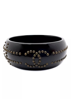 CHANEL Pre-Owned 2007s studded-CC bangle bracelet - Gold
