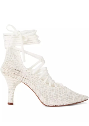 Isa Boulder leather pumps - White