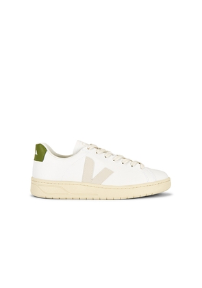 Veja Urca Sneaker in White. Size 40. Also in 41, 42, 43, 44, 45, 46.