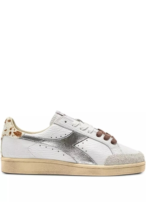 Diadora logo-detail sneakers - White