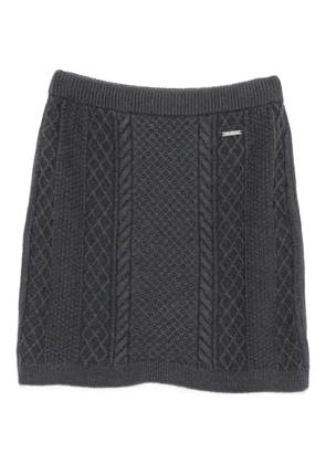 JW Anderson logo-plaque cable-knit mini skirt - Grey