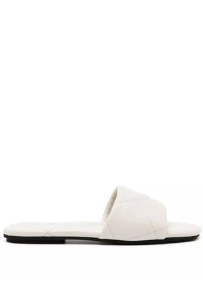 Emporio Armani Eagle-motif quilted sandals - White