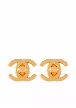 CHANEL Pre-Owned 1995 CC turn-lock clip-on earrings - Gold