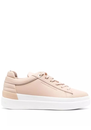 Tommy Hilfiger logo-stamp flatform sneakers - Neutrals