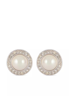 Christian Dior Pre-Owned 1970s pre-owned pearl-embellished clip-on earrings - Silver