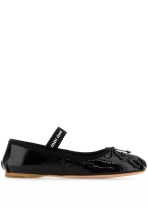 Miu Miu logo-strap ballet flats - Black