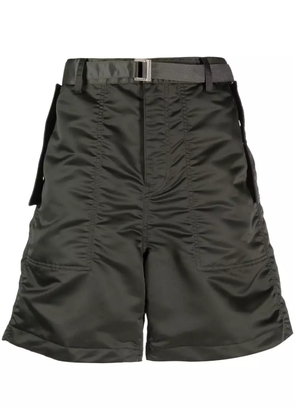 sacai buckle-fastened tailored shorts - Green