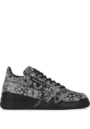 Giuseppe Zanotti paisley print sneakers - Black