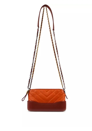CHANEL Pre-Owned 2018 Gabrielle V-stitch wallet-on-chain - Orange