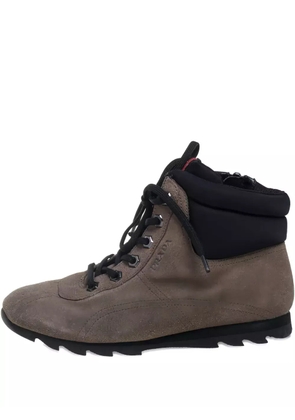 Prada Pre-Owned 2024 suede boots - Brown