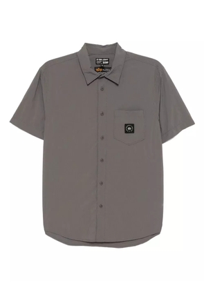 izzue logo-patch shirt - Grey