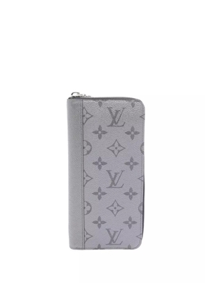 Louis Vuitton Pre-Owned 2021-2025 Monogram Taigarama Vertical Zippy Wallet long wallets - Grey