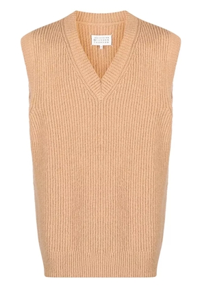 Maison Margiela V-neck ribbed-knit vest - Brown