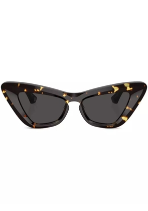 Burberry Eyewear tortoiseshell cat-eye sunglasses - Brown