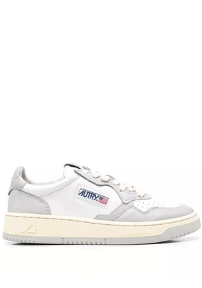 Autry low-top lace-up sneakers - White
